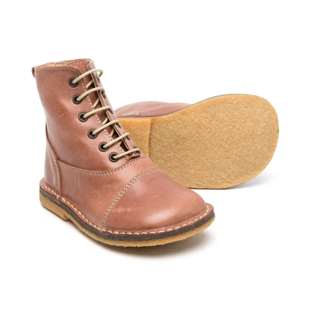 Ботинки на шнуровке