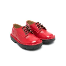 Лакированные туфли на шнуровке