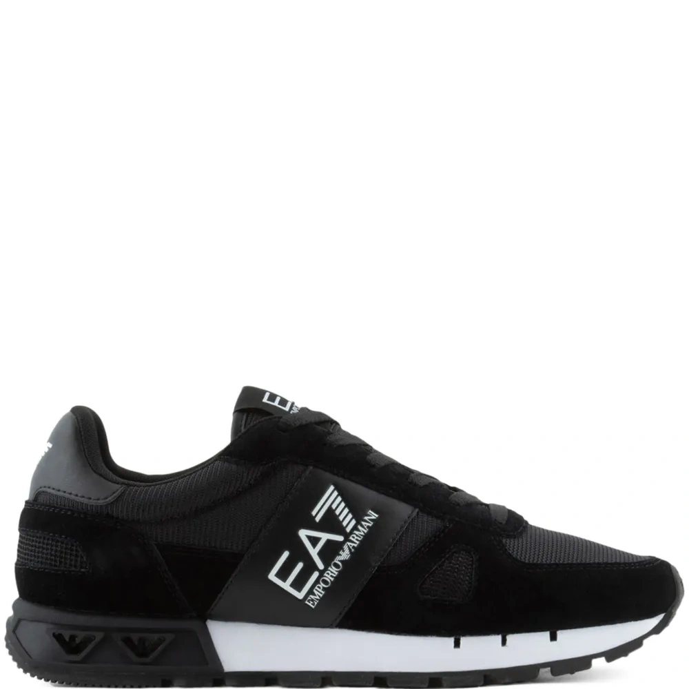 Кроссовки с логотипом и вставками