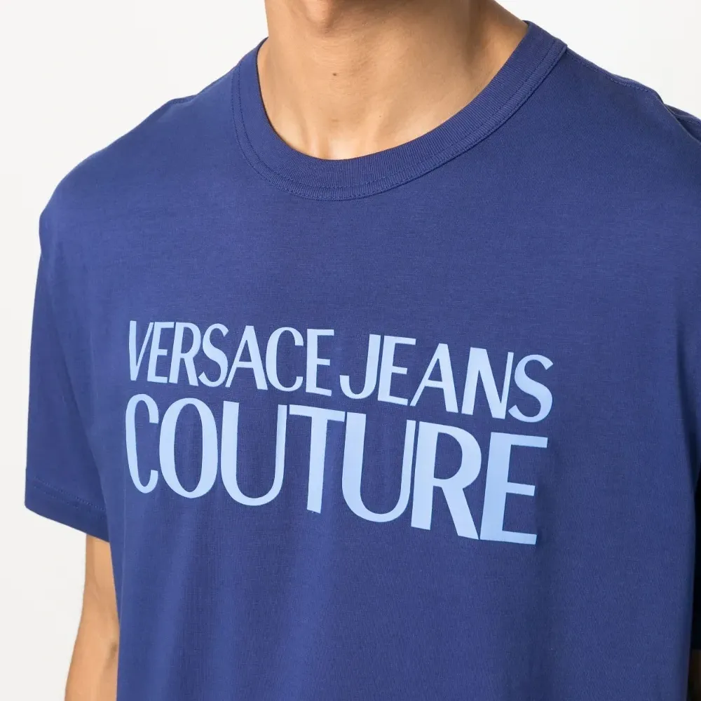 Футболка с логотипом