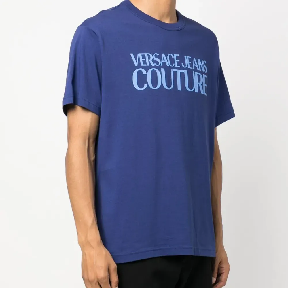 Футболка с логотипом