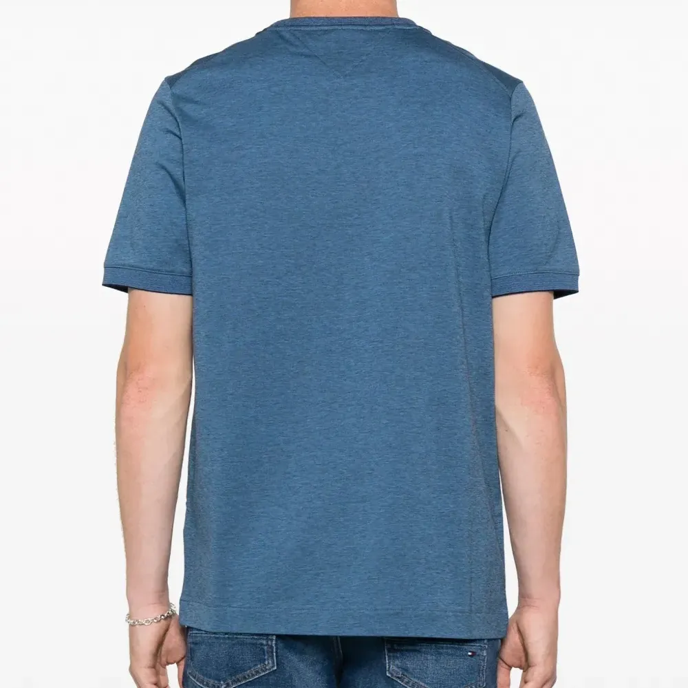 Футболка с вышитым логотипом