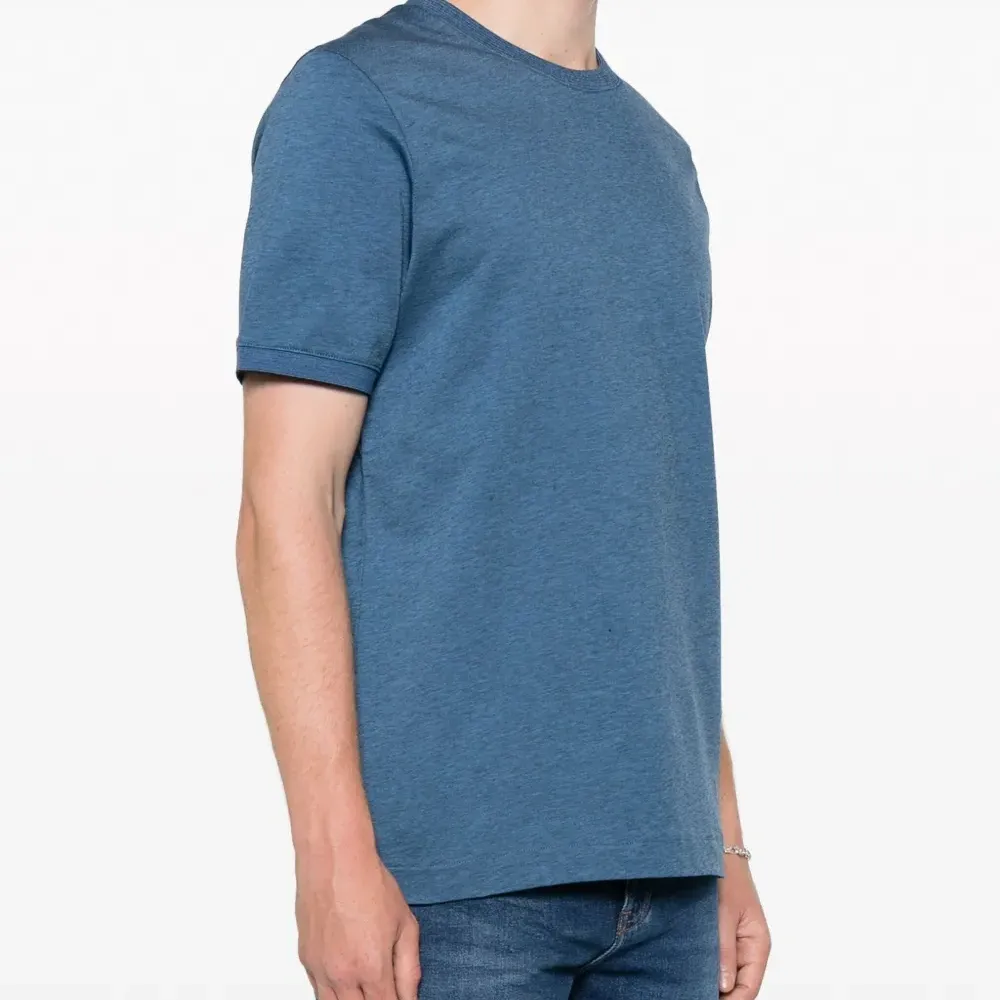 Футболка с вышитым логотипом