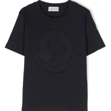 Футболка с тисненым логотипом