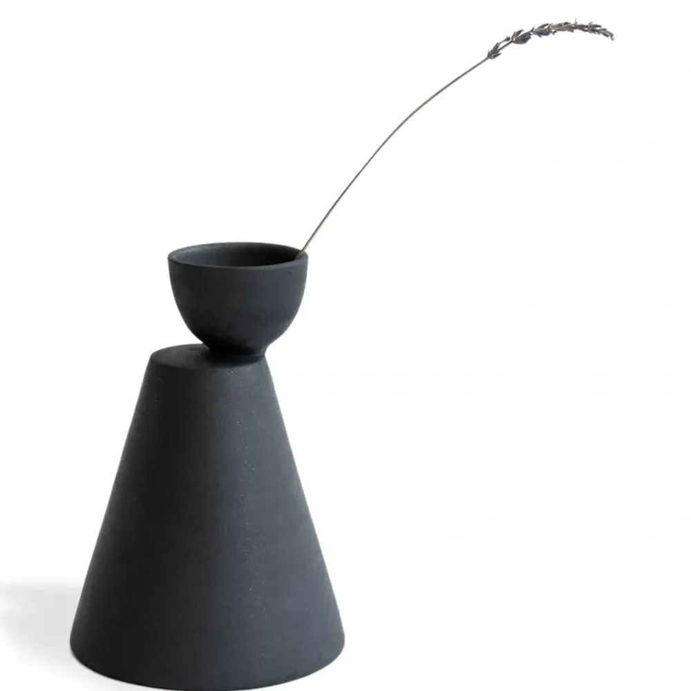 Ваза Charred Cone (27 см)