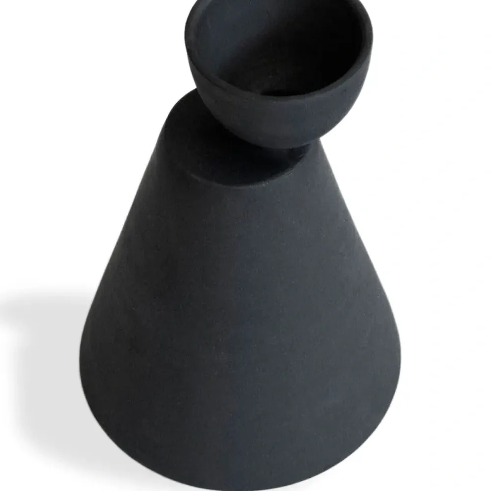 Ваза Charred Cone (27 см)