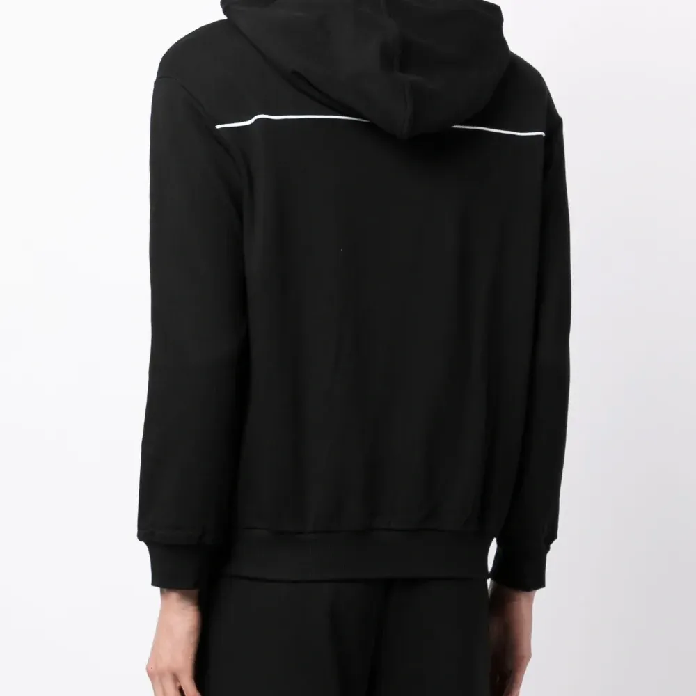 Худи с кулиской и вышитым логотипом