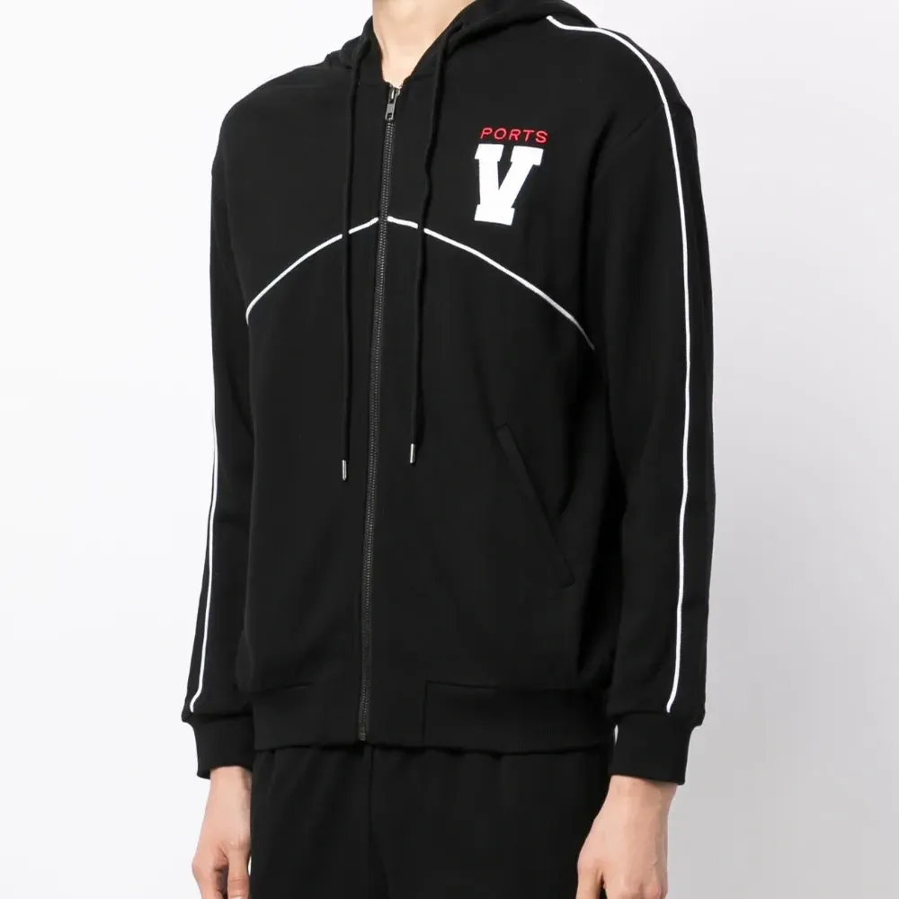 Худи с кулиской и вышитым логотипом