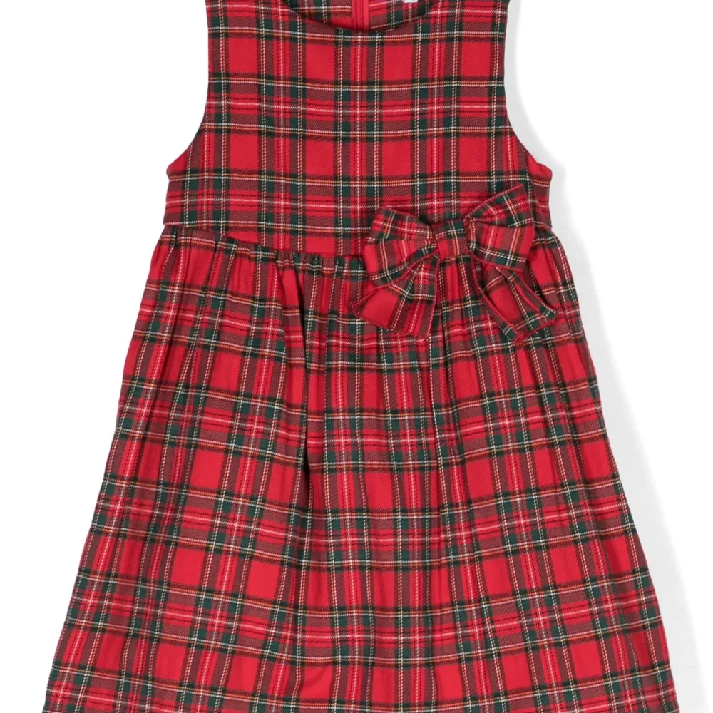 Расклешенное платье с бантом