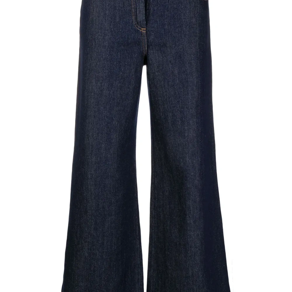 Расклешенные джинсы широкого кроя