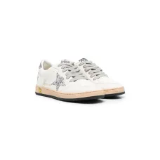 кеды с нашивками