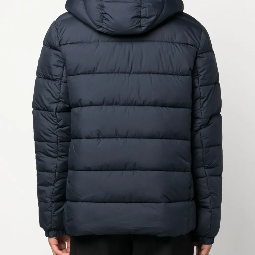 Пуховик на молнии