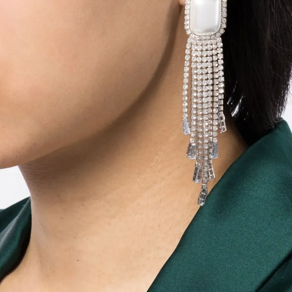 Серебряные серьги-подвески с кристаллами