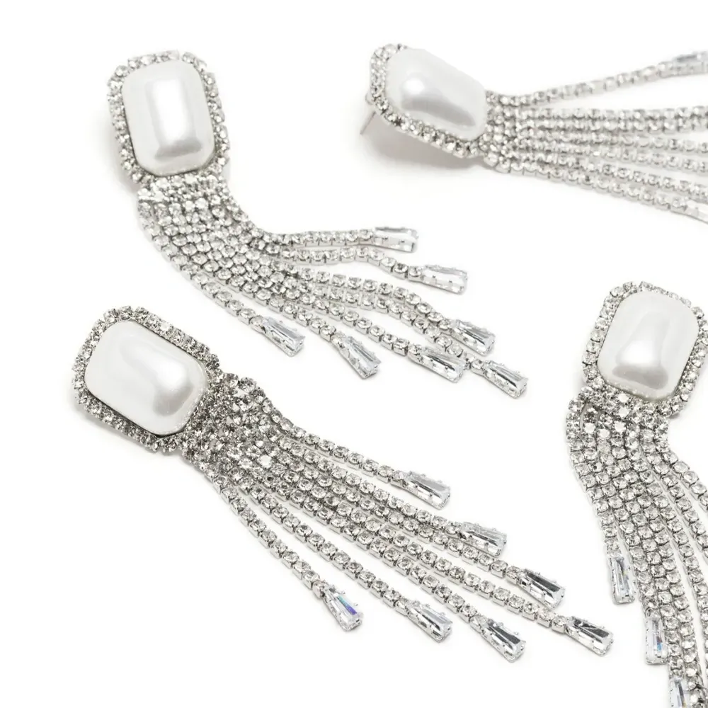 Серебряные серьги-подвески с кристаллами