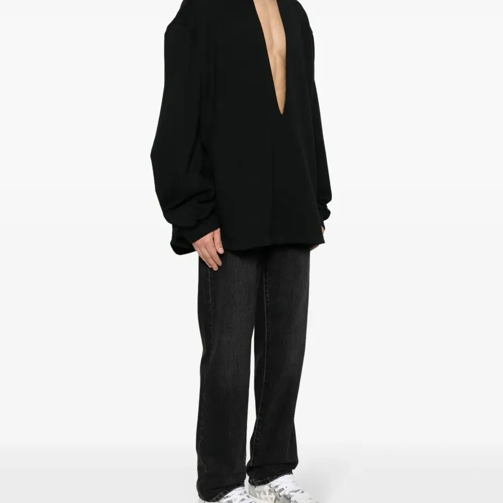 Худи с глубоким V-образным вырезом