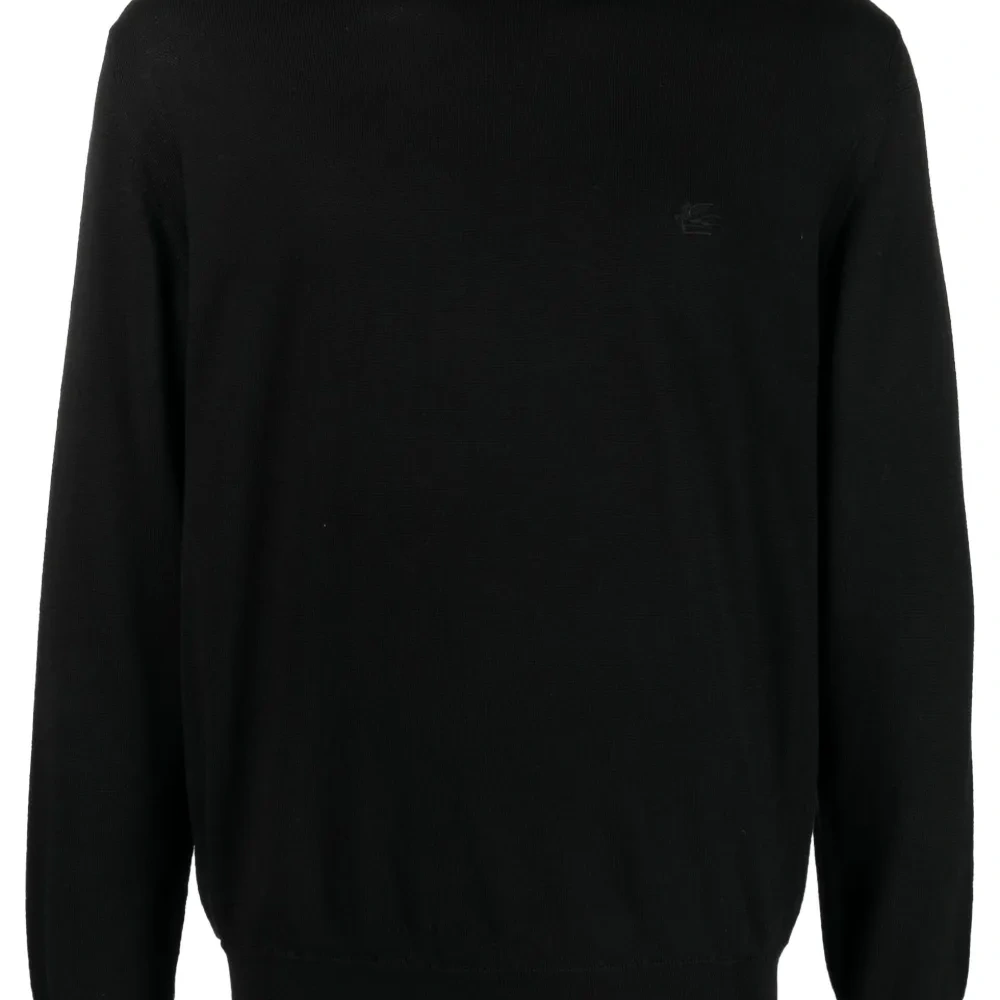 Джемпер с высоким воротником и вышитым логотипом