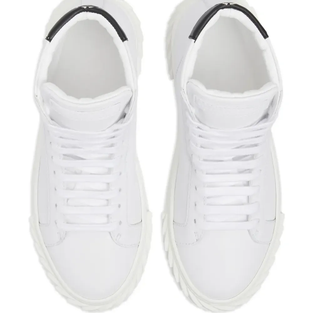 Высокие кеды на шнуровке