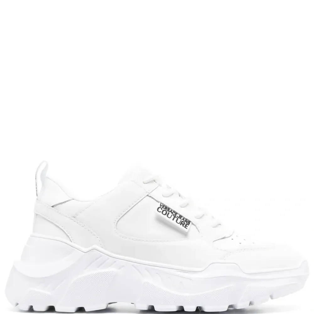 Кроссовки с нашивкой-логотипом