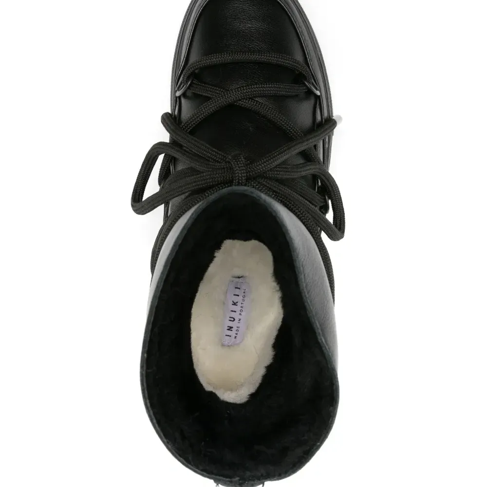 Ботинки на шнуровке