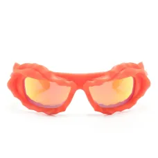 Солнцезащитные очки в массивной оправе Солнцезащитные очки в массивной оправе