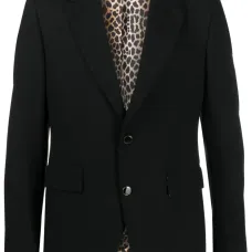 Однобортный пиджак с заостренными лацканами