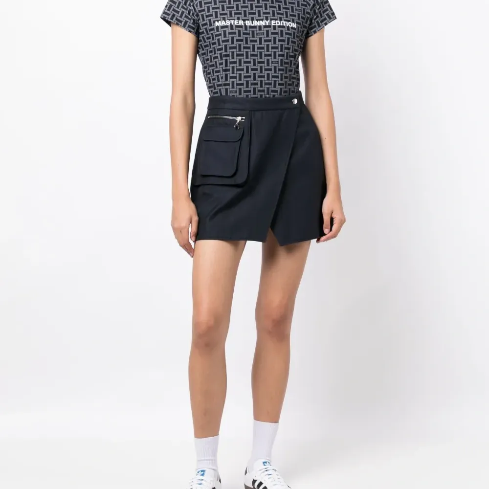 Футболка с логотипом