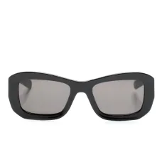 Солнцезащитные очки в квадратной оправе