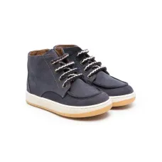 Ботинки на шнуровке