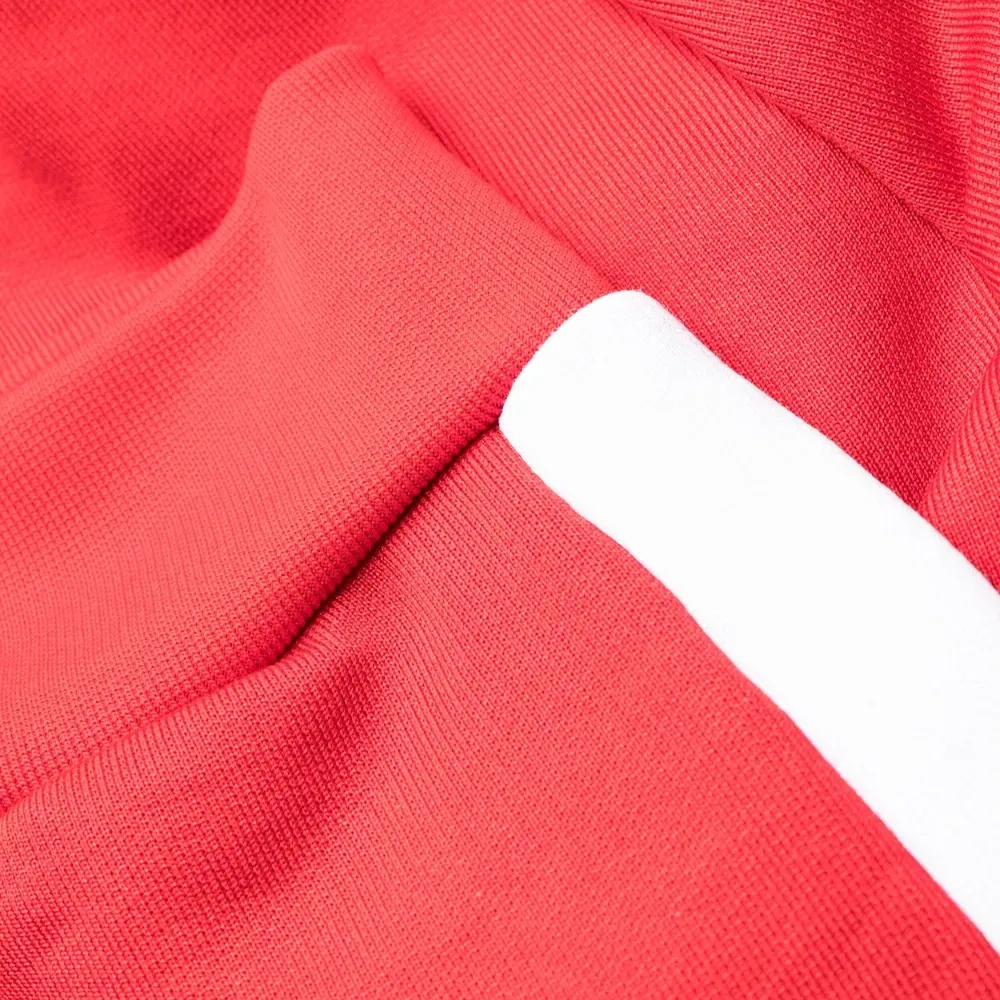 Спортивные брюки с лампасами