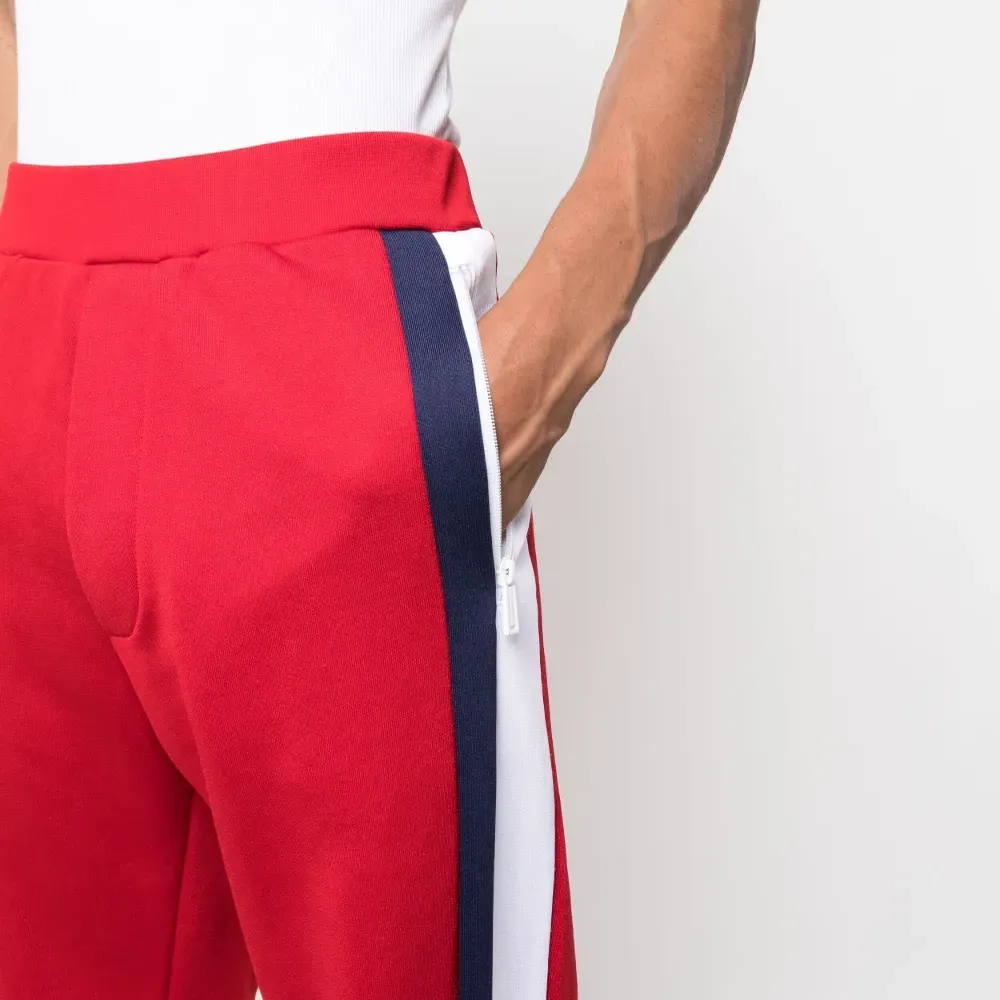 Спортивные брюки с лампасами