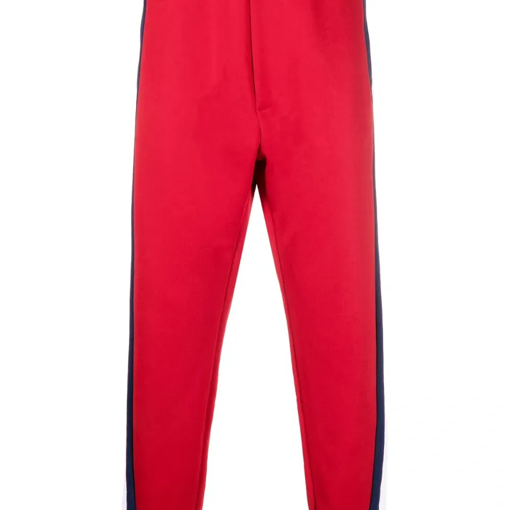 Спортивные брюки с лампасами