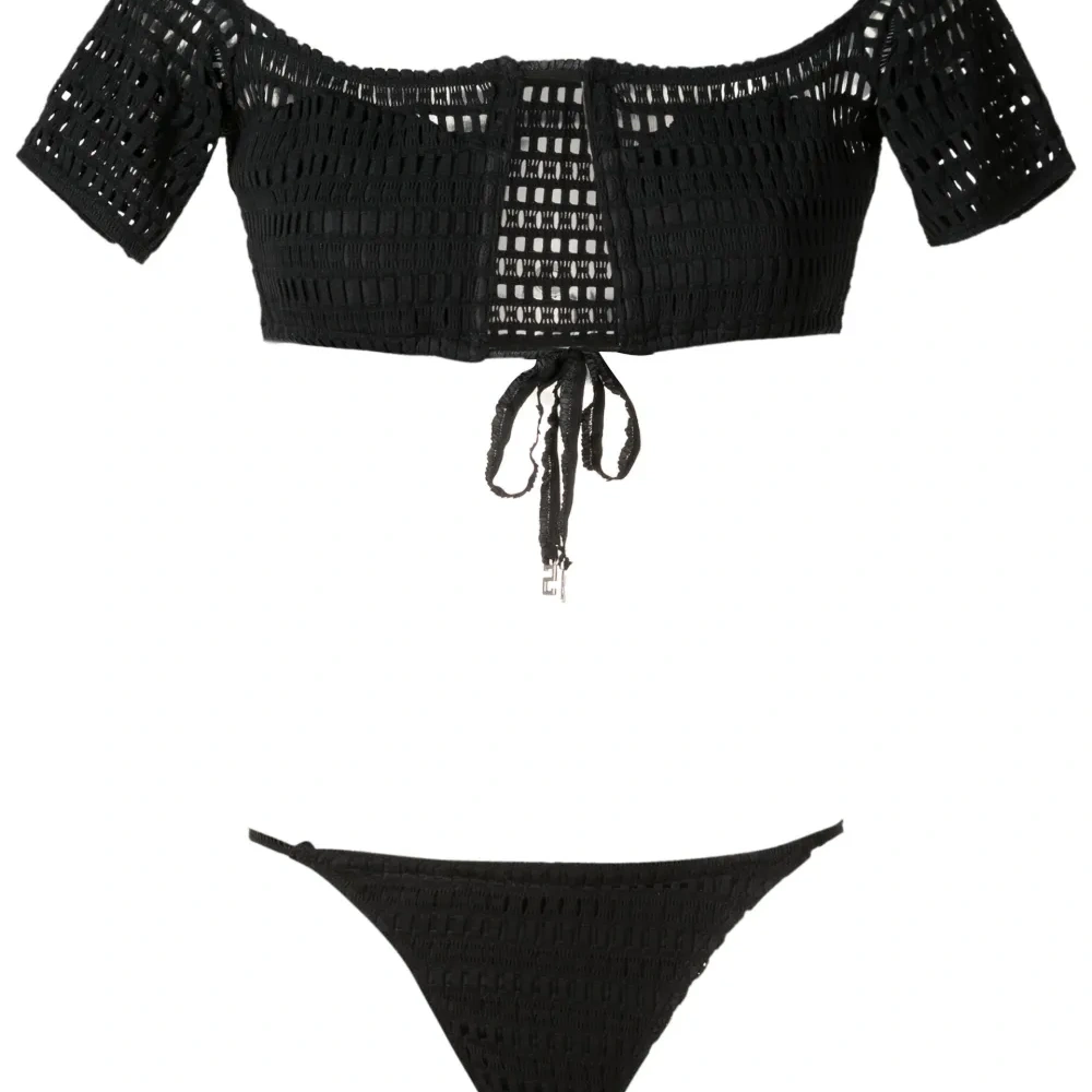 Бикини с открытыми плечами