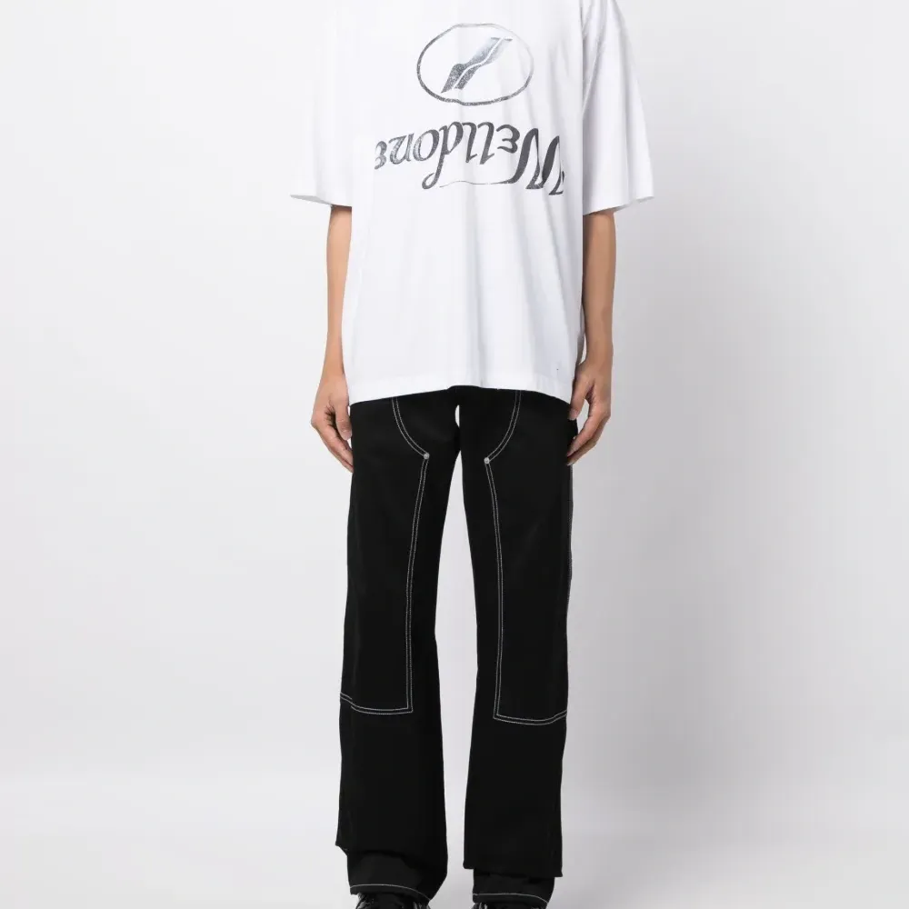 Футболка с логотипом