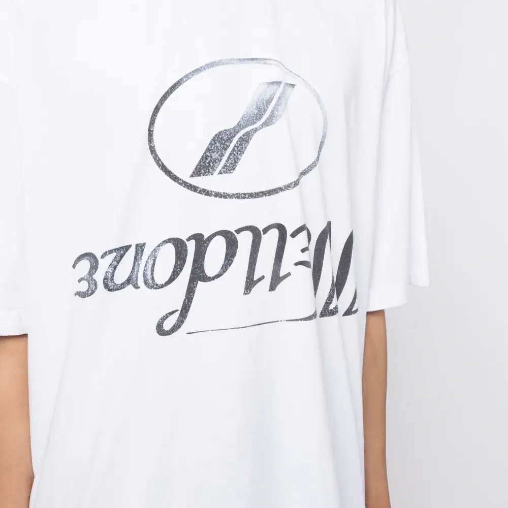 Футболка с логотипом