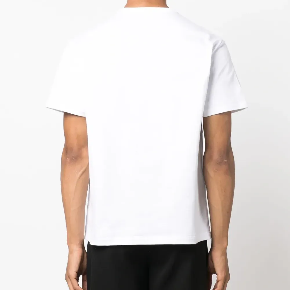 Футболка с вышитым логотипом