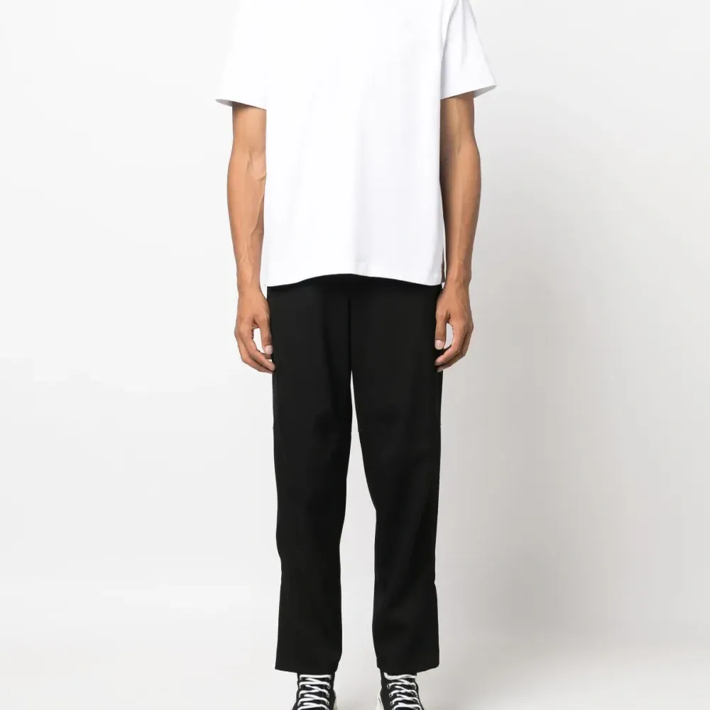 Футболка с вышитым логотипом