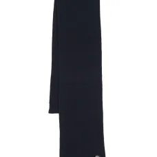 Шарф с нашивкой-логотипом