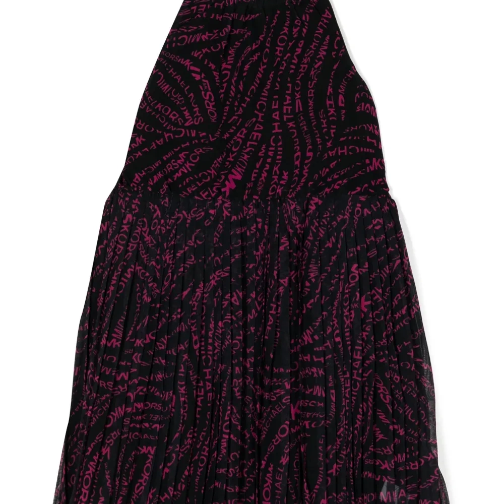 Плиссированное платье с логотипом