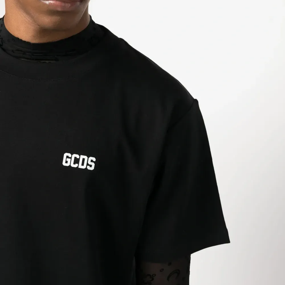 футболка с логотипом