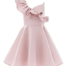 Платье на одно плечо с оборками