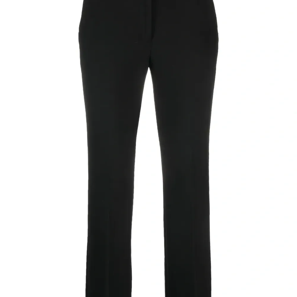 Прямые брюки с завышенной талией