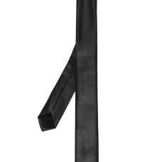 галстук с заостренным концом