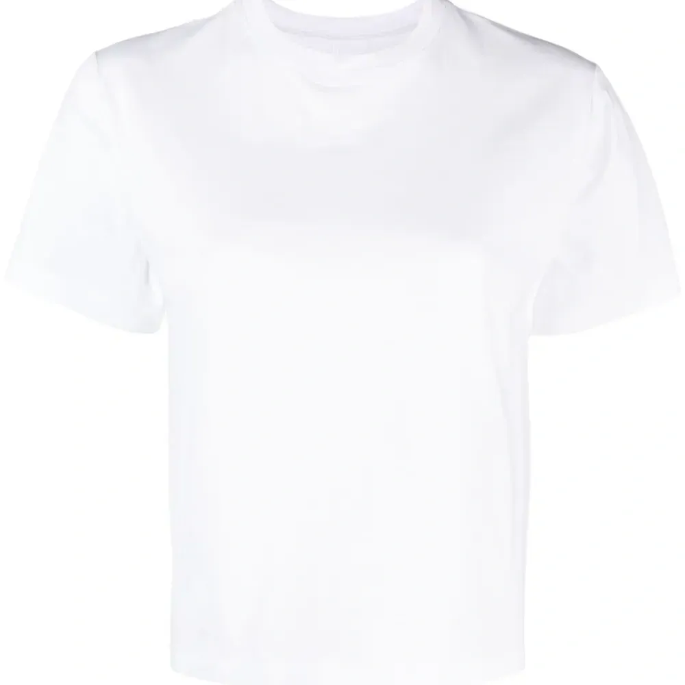 Укороченная футболка