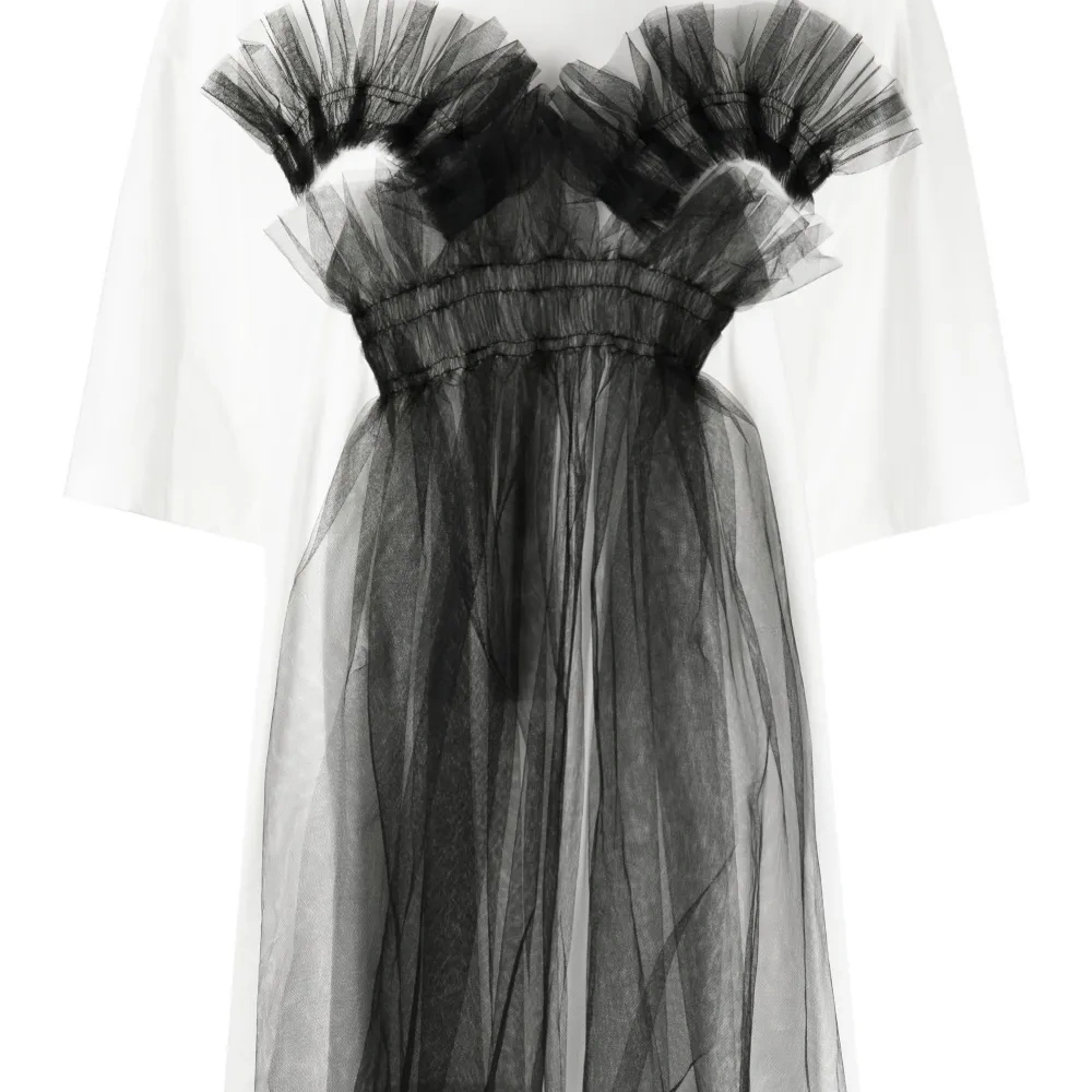 Футболка с аппликацией