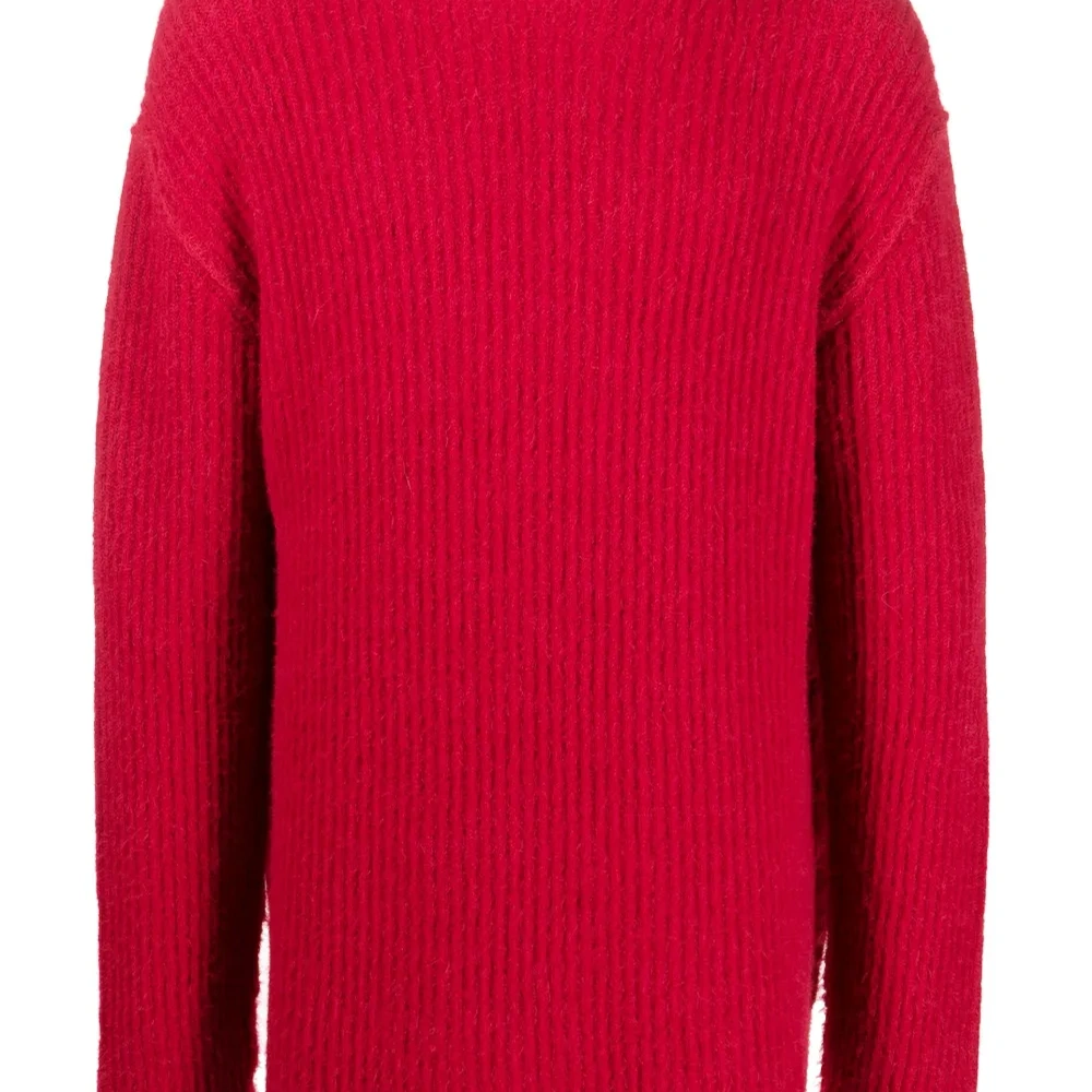 Фактурный джемпер в рубчик