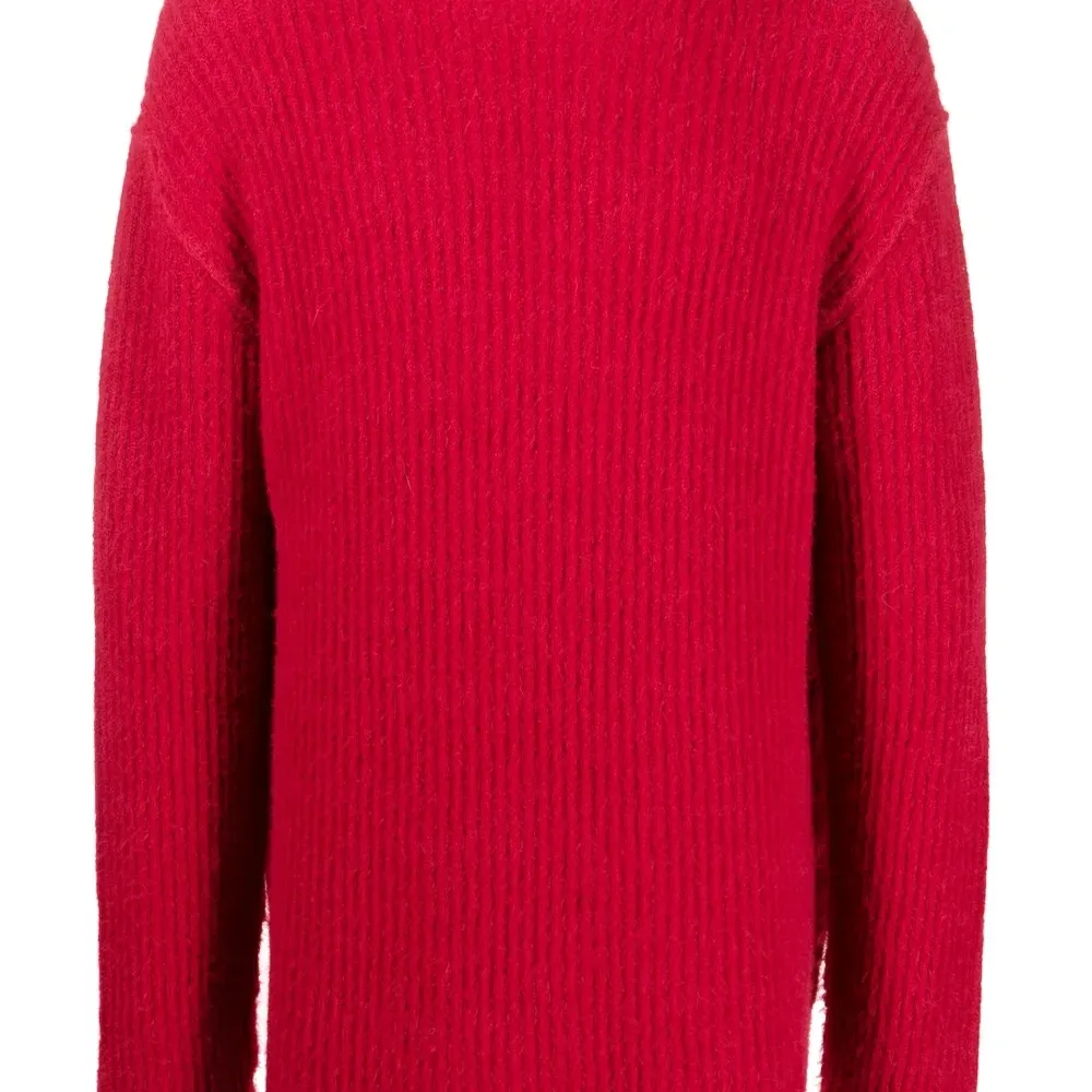 Фактурный джемпер в рубчик