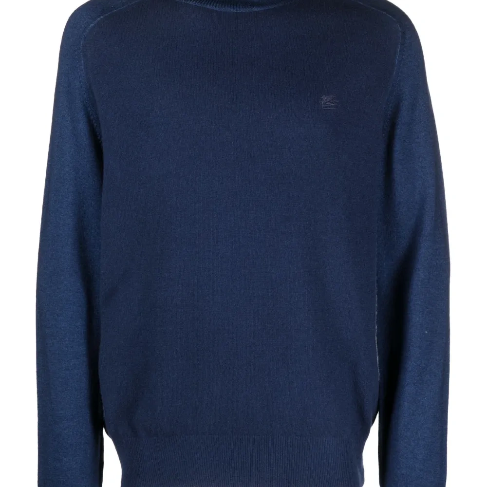 Водолазка с вышивкой Pegaso