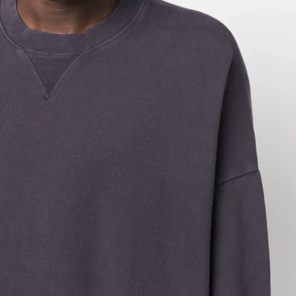 Толстовка с приспущенными плечами