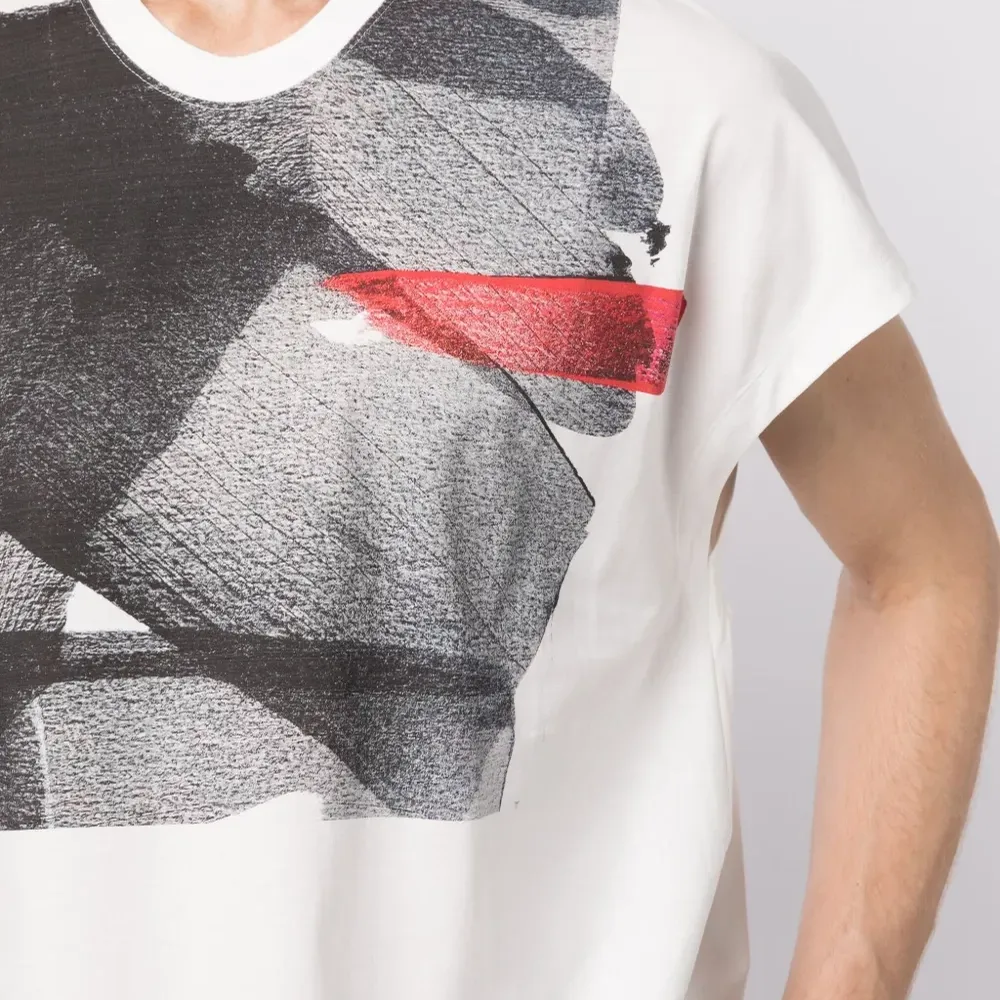 Футболка с графичным принтом