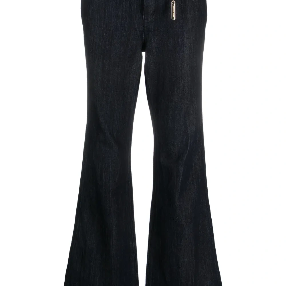 Расклешенные джинсы средней посадки